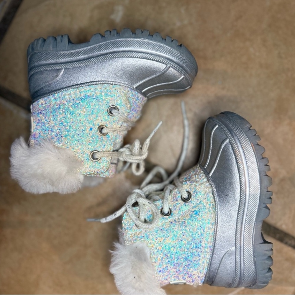 Toddler White Glitter & Silver London Fog Snow Boots 6c